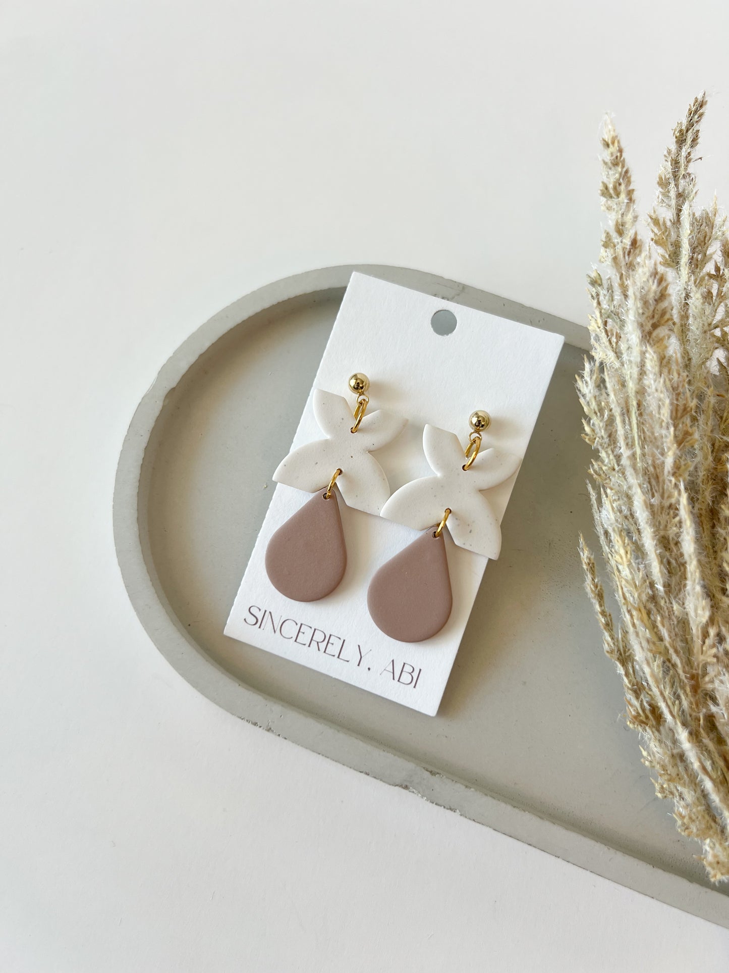 Hayden | Cream & Taupe