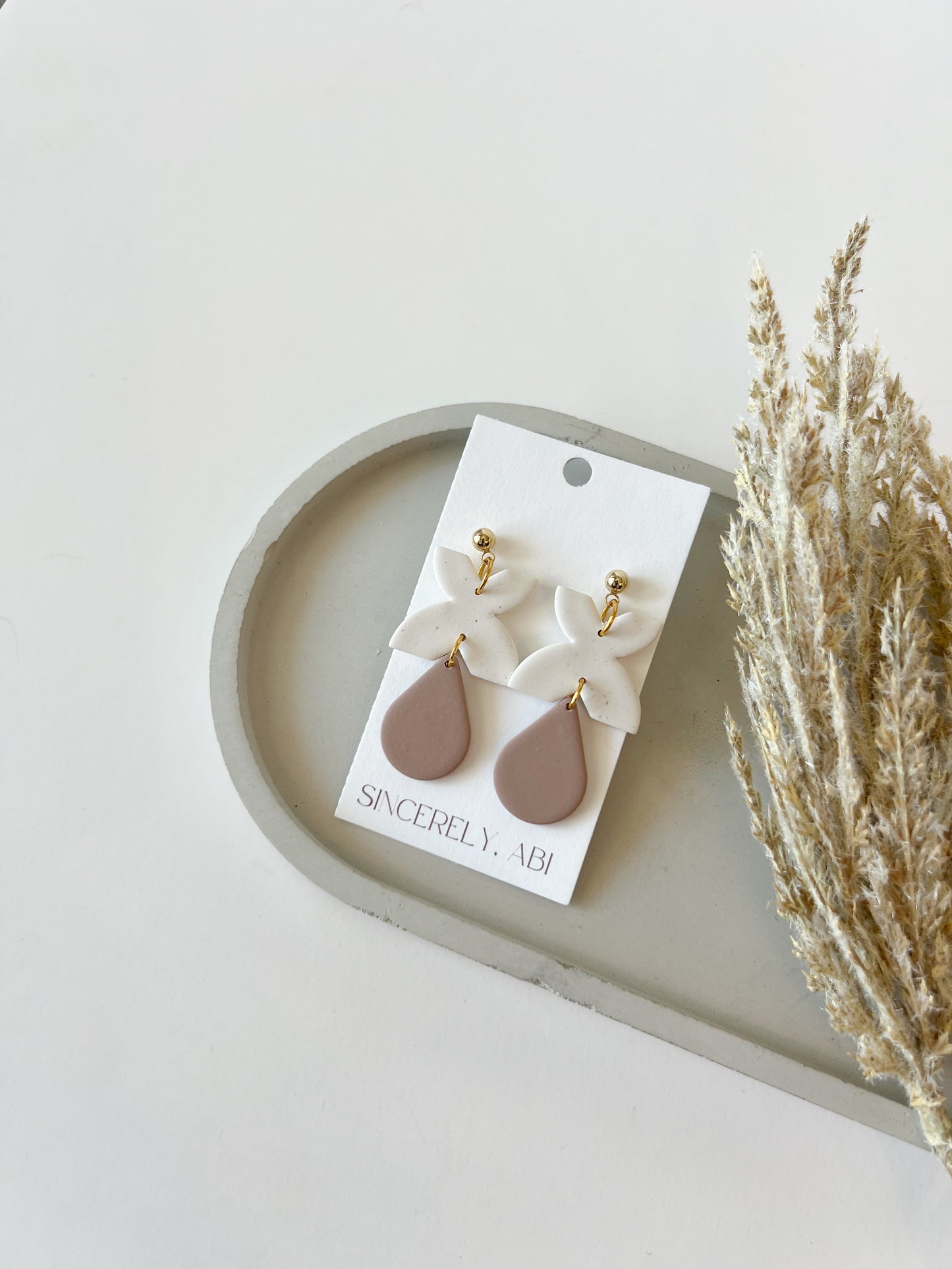 Hayden | Cream & Taupe
