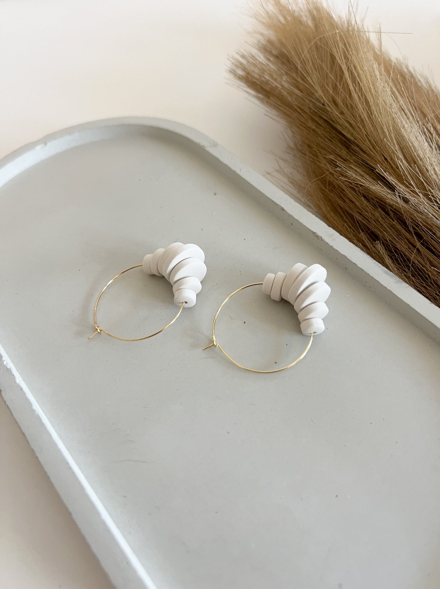 Esme Hoops, Cream