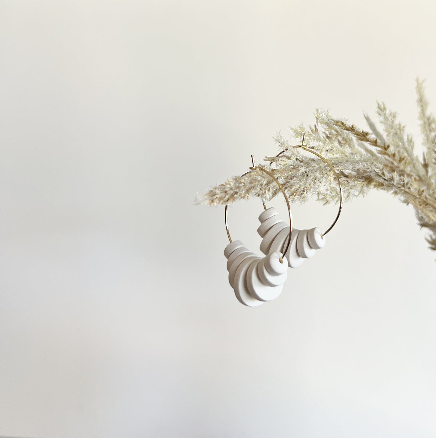 Esme Hoops, Cream