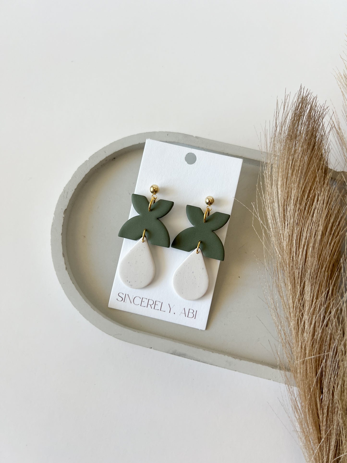 Hayden | Green & Cream