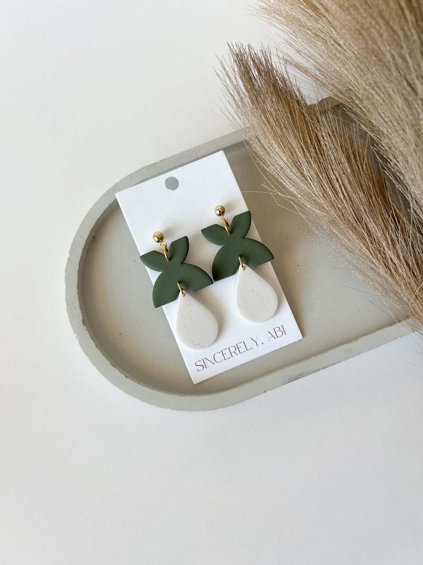 Hayden | Green & Cream