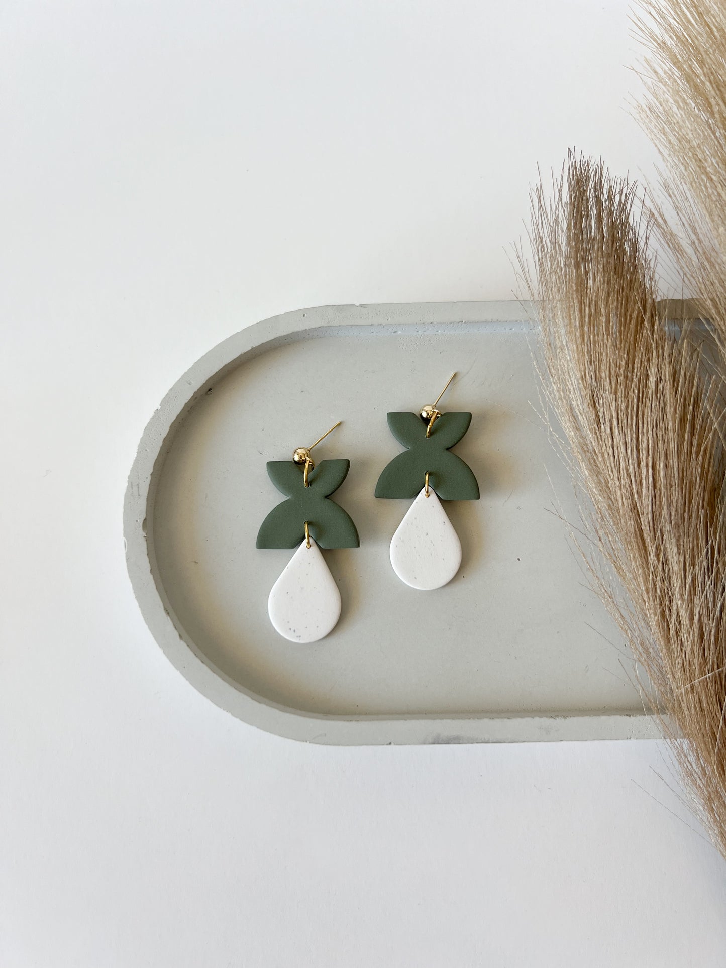 Hayden | Green & Cream