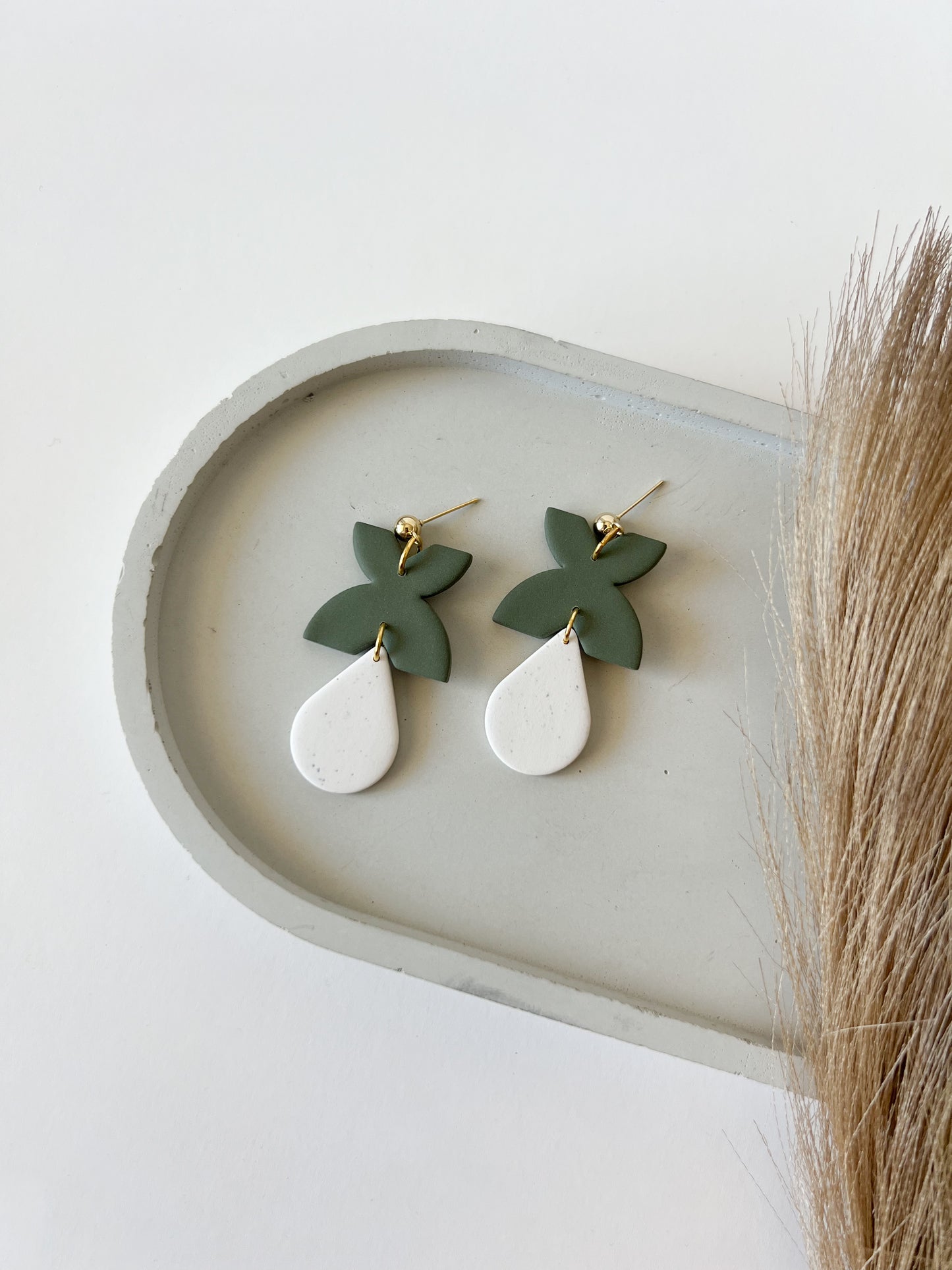 Hayden | Green & Cream