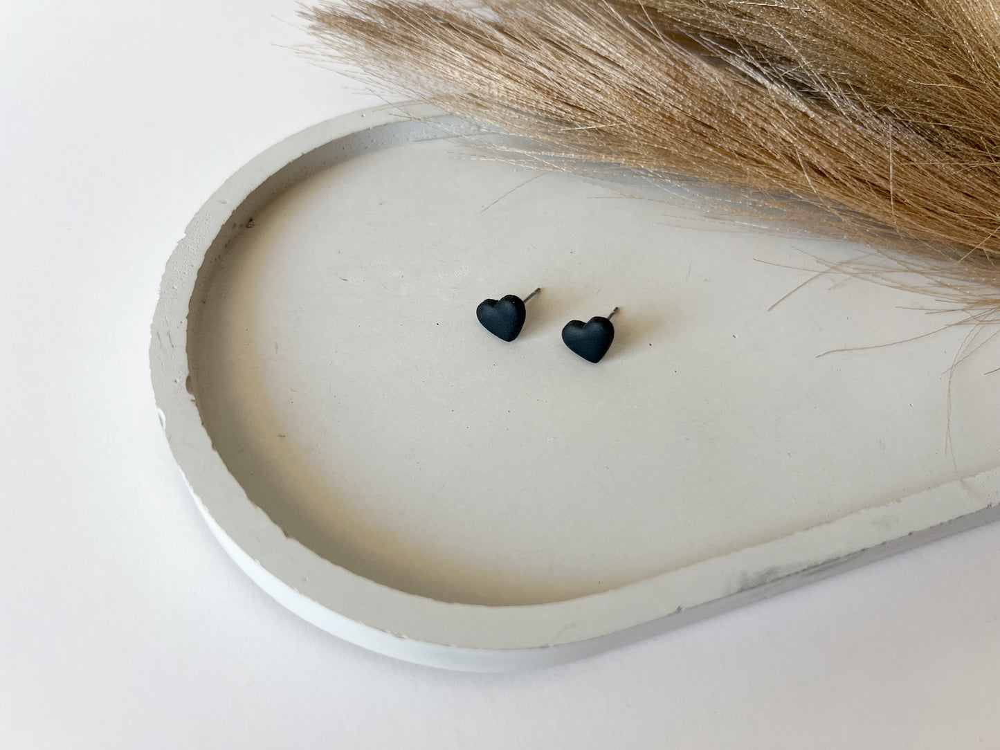 Mini Heart Studs | Black