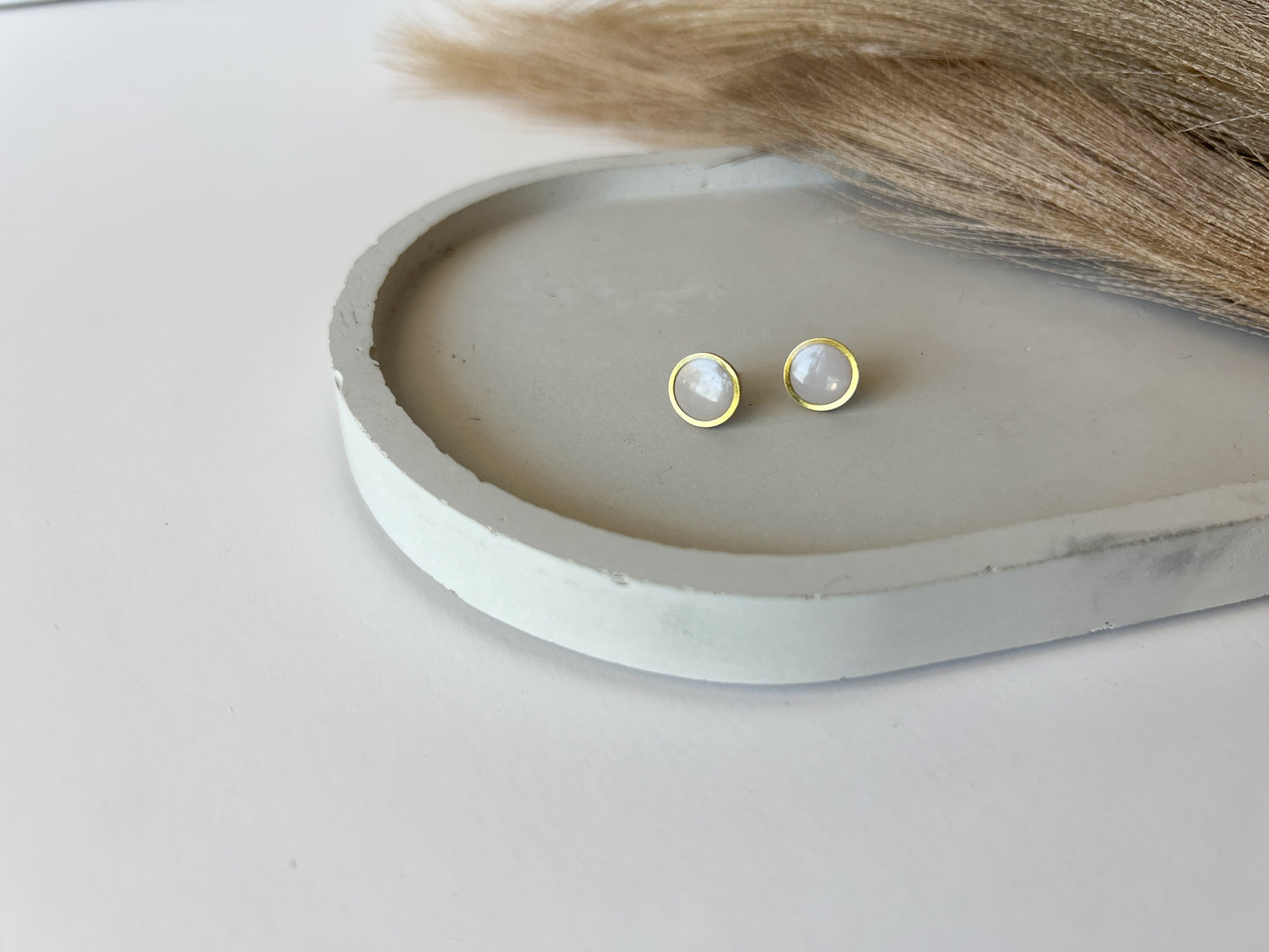 Gold Trim Basic Studs | Taupe