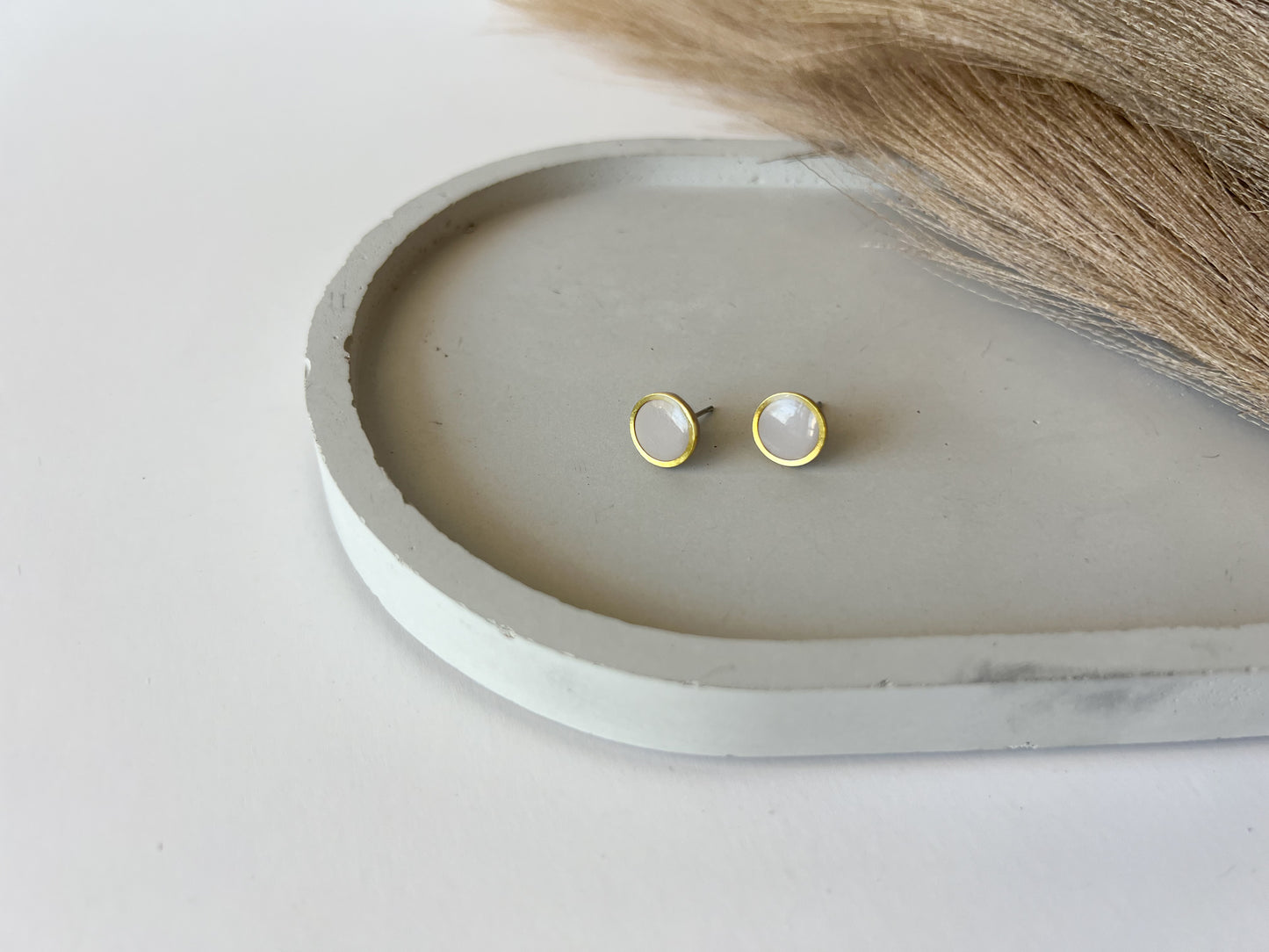 Gold Trim Basic Studs | Taupe