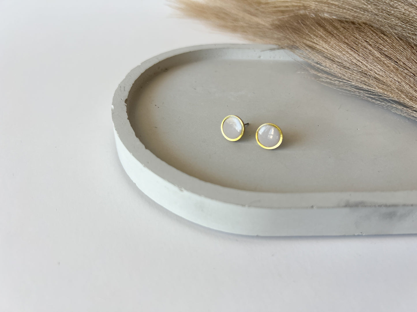 Gold Trim Basic Studs | Taupe