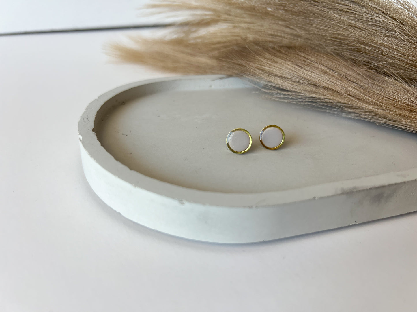 Gold Trim Basic Studs | Taupe