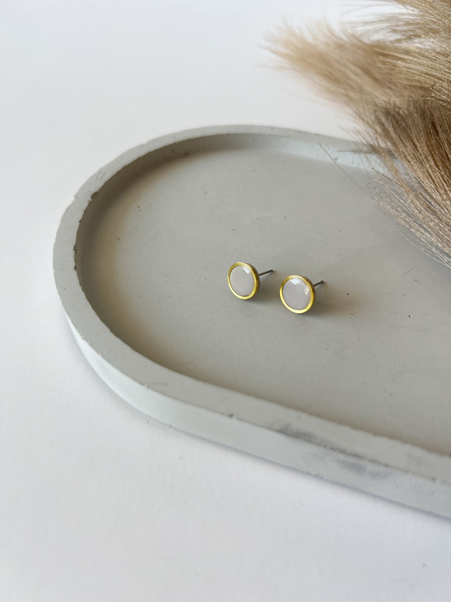 Gold Trim Basic Studs | Taupe