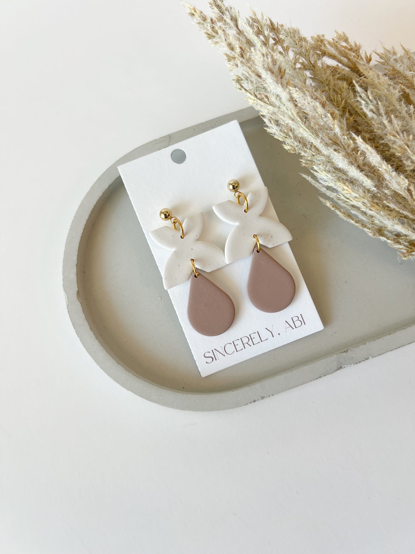 Hayden | Cream & Taupe