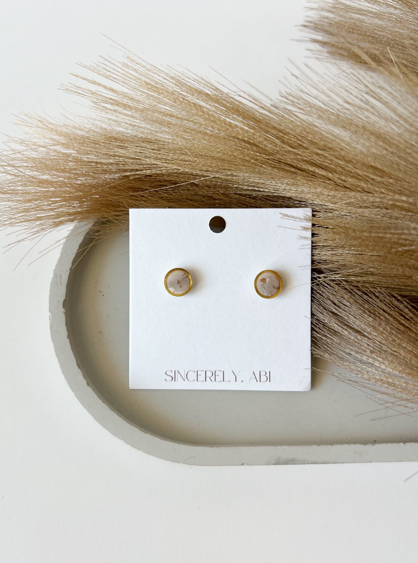 Gold Trim Basic Studs, Beige Marble