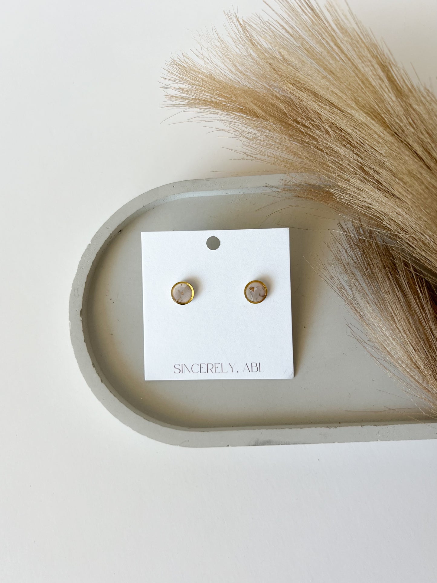 Gold Trim Basic Studs, Beige Marble