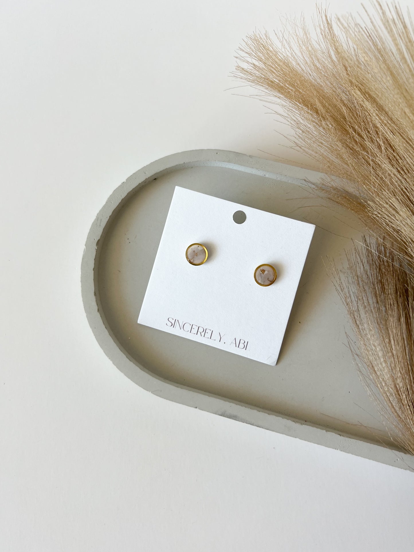 Gold Trim Basic Studs, Beige Marble