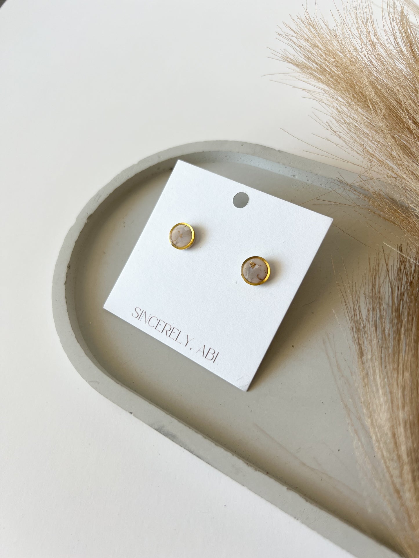 Gold Trim Basic Studs, Beige Marble