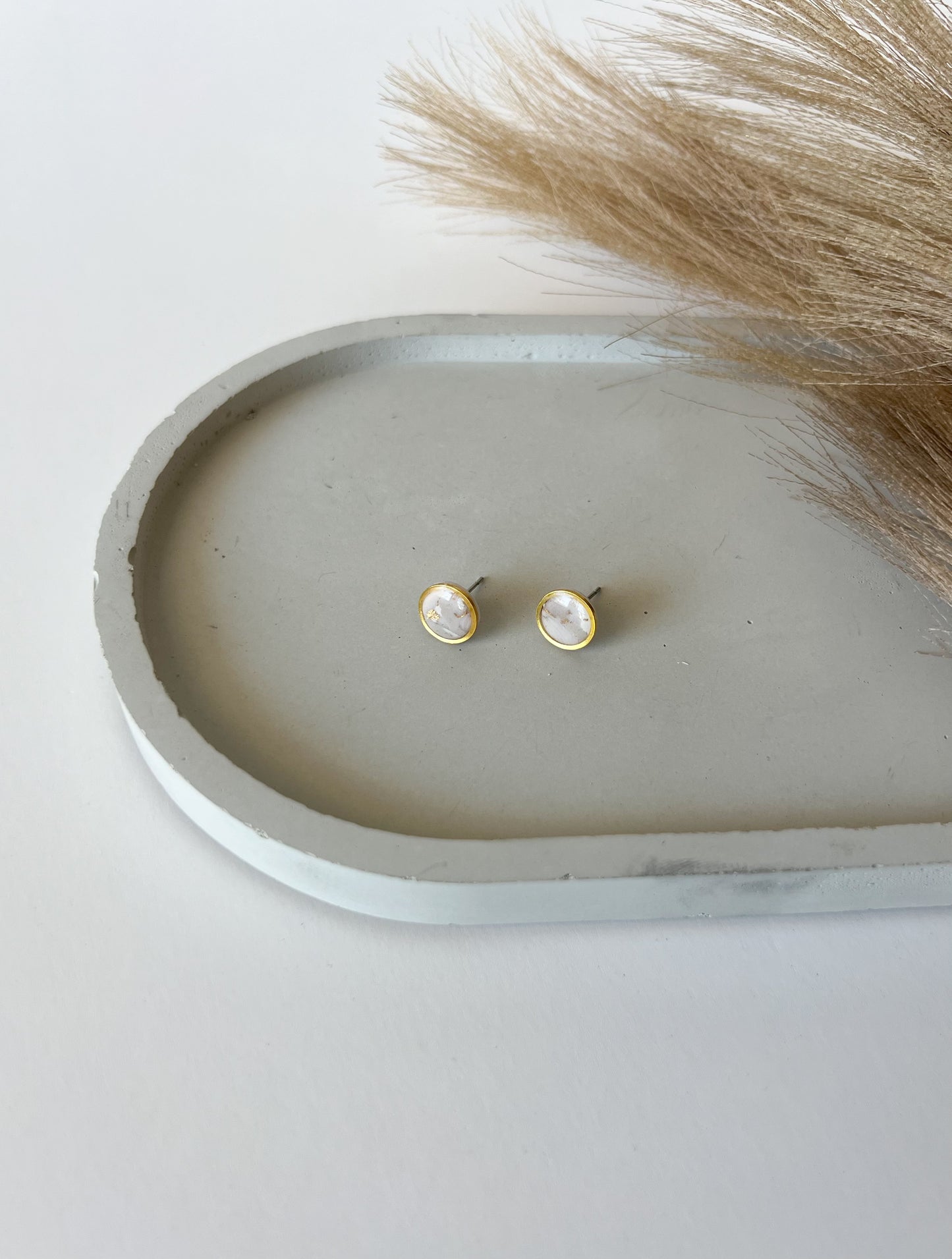 Gold Trim Basic Studs, Beige Marble